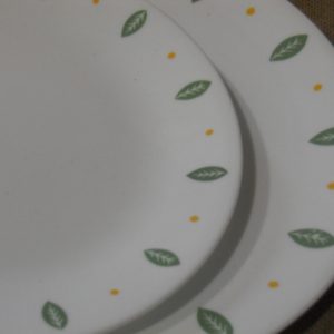 NEW 1 Corelle CITY GARDENS 10.25 DINNER PLATE Leaf Green Yellow Dots