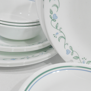 12pc Corelle COUNTRY COTTAGE Dinnerware Set Plates Bowls BLUE Hearts GREEN Vines