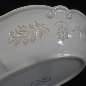 Corningware TRADITIONS WHITE 9 PIE PLATE Embossed Fluted Deep Dish Stoneware