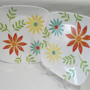 NEW Corelle Square HAPPY DAYS Choose DINNER or LUNCH PLATE Retro Flower Power