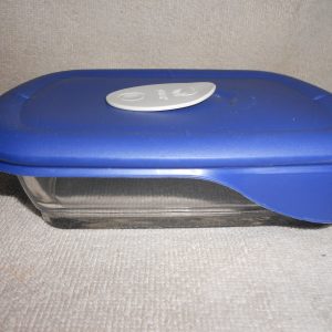 PYREX Pro Deluxe 8210 RECTANGULAR 2 Cup 1.875 STORAGE DISH & Blue VENT COVER