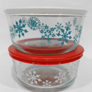 New PYREX 4 Cup SNOWFLAKE Storage Dish Winter Holiday Choose: WHITE or BLUE